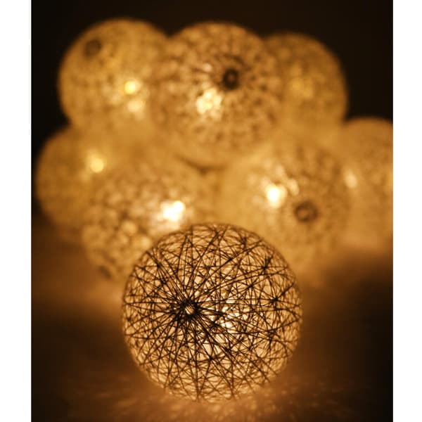 Koristeelliset valkoiset LED-valot puuvillapalloissa, 10 kpl - Puuvillapallot, paristokäyttöiset