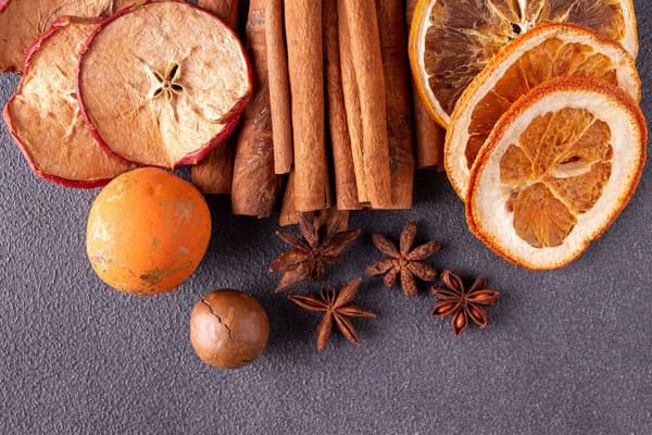 Duftende Juleblanding Appelsiner Kanel Anis - 75g - Perfekt til jul!