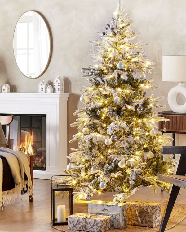 Konstgjord julgran Vit Syntet 180 cm Snötäckt Gångjärnsgrenar LED Fairy Lights Högtid Julstämning
