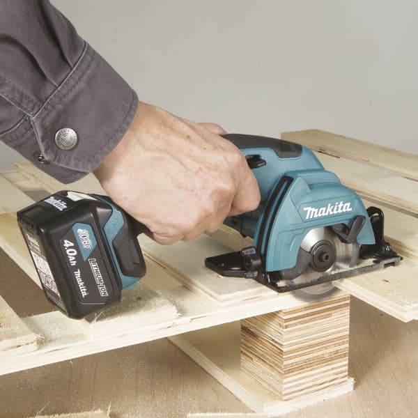 Makita Cirkelsåg batteridriven 85 mm exkl. batteri/laddare 12 V