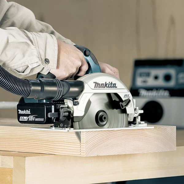 Makita Cirkelsåg batteridriven 165 mm exkl. batteri/laddare 18 V