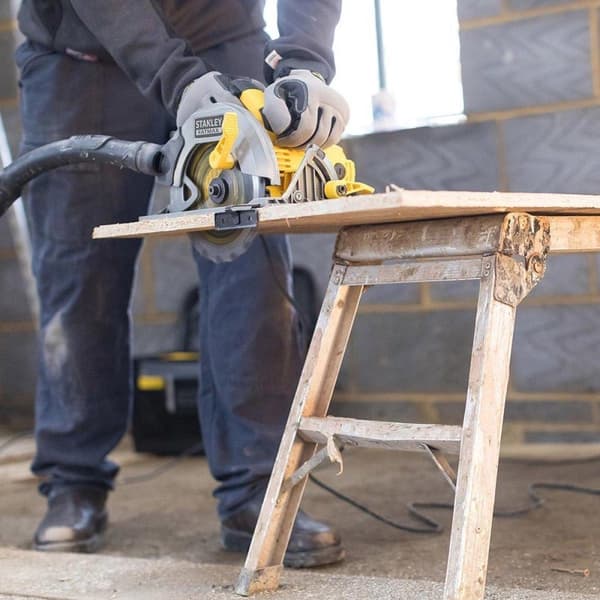 Stanley FME301K 19 cm Sort, Gul 5500 o/min 1650 W
