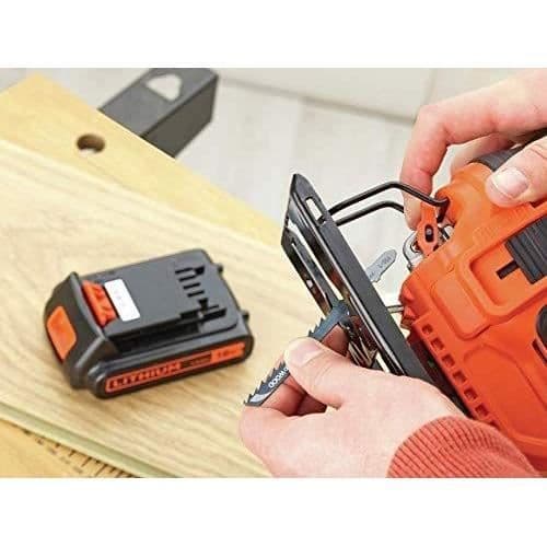 BLACK+DECKER 18V sladdlös sticksåg - BDCJS18E1-QW - Integrerad pendelrörelse - Blåsanordning