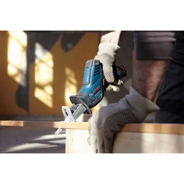 Bosch Professional GSA 12V-14 sabelsåg med blad, 2 x 12V 3.0Ah batterier, laddare, i Lboxx - 060164L976