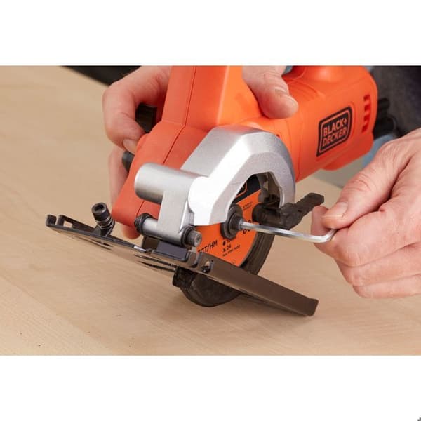 18V sladdlös Li-Ion cirkelsåg BLACK+DECKER BES510K-QS Levereras med 1 2,5Ah batteri, 1 blad och 1A laddare
