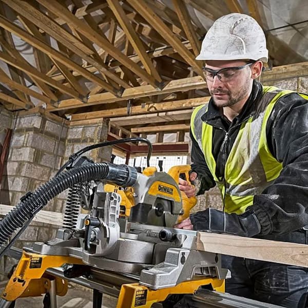 Radiell geringssåg 1800W 216mm med XPS-system - DEWALT - DWS777-QS