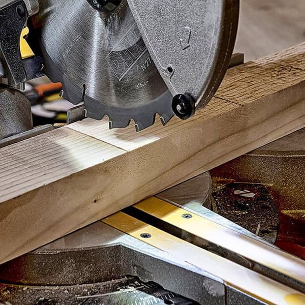 Radiell geringssåg 1800W 216mm med XPS-system - DEWALT - DWS777-QS