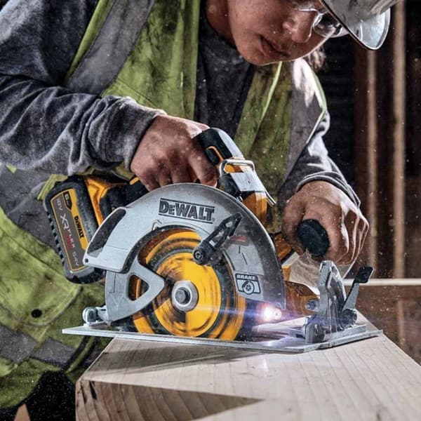 Cirkelsåg 18V/54V XR FlexVolt ADVANTAGE Ø190 mm - DEWALT - utan batteri eller laddare - TSTAK - DCS573NT-XJ