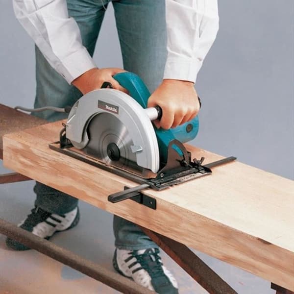 MAKITA Cirkelsåg N5900B