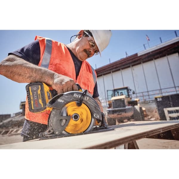 DeWALT DCS578X2 bärbar cirkelsåg