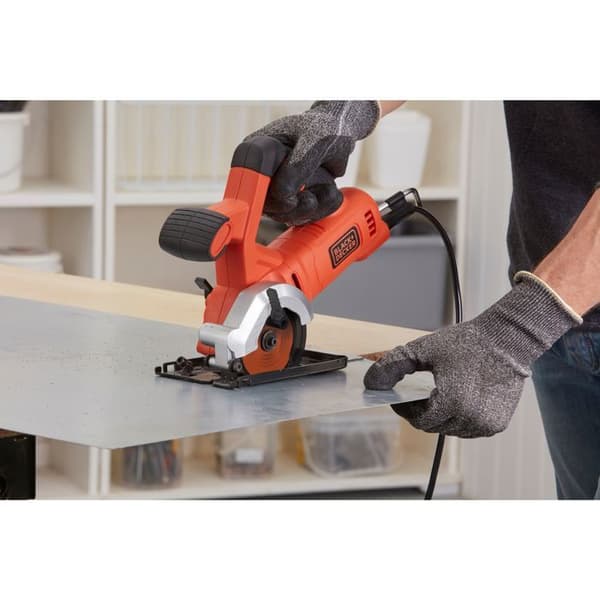 18V sladdlös Li-Ion cirkelsåg BLACK+DECKER BES510K-QS Levereras med 1 2,5Ah batteri, 1 blad och 1A laddare