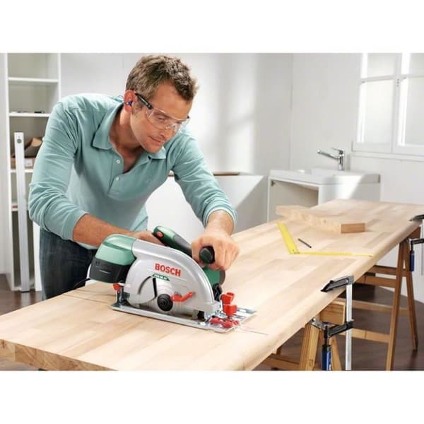 BOSCH Cirkelsåg PKS66AF 1600W + skena