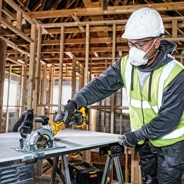 DEWALT DCS571P2 bärbar cirkelsåg 115 mm 2x XR 18V 5Ah T-STAK II Svart, Gul