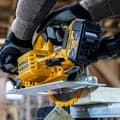 Miniatyrbild 4 av 5: DEWALT DCS570N 184 mm sladdlös 18V borstlös cirkelsåg utan batteri