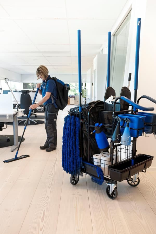 Stativ VIKUR aluminium 40cm svart