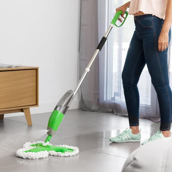 Golvmopp med Spraydispenser