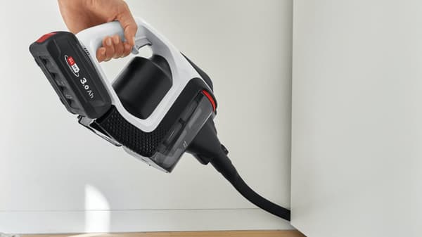Bosch Unlimited Gen2 Series 8 BKS8214W ledningsfri støvsuger, poseløs, op til 45 min. driftstid, udskifteligt batteri, ladestation, HighPower LED-dyse