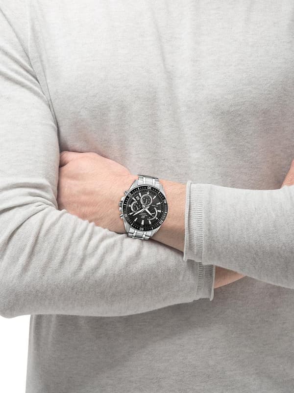 Casio Edifice EFR-552D-1AVUEF Herrklocka - 45 mm