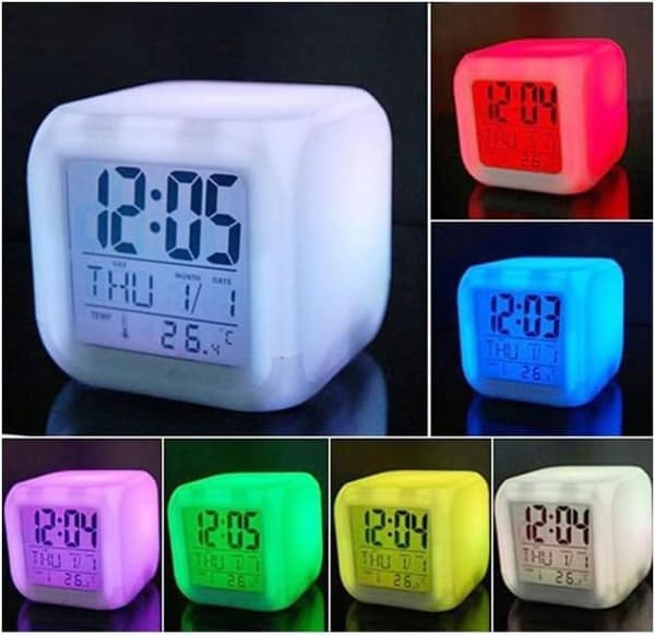 Stitch Digital väckarklocka med temperatur Stor LED-nattljus väckarklocka med laddningskabel, färgglad LED digital väckarklocka
