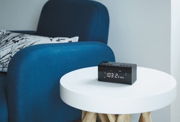THOMSON CR50 Radiovækkeur med digital FM-tuner