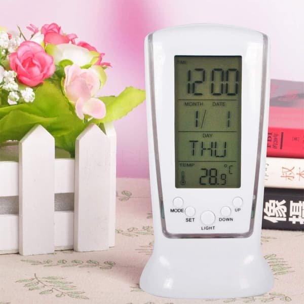 Mini LCD vækkeur med blå baggrundsbelysning, temperaturvisning og nedtælling - hvid