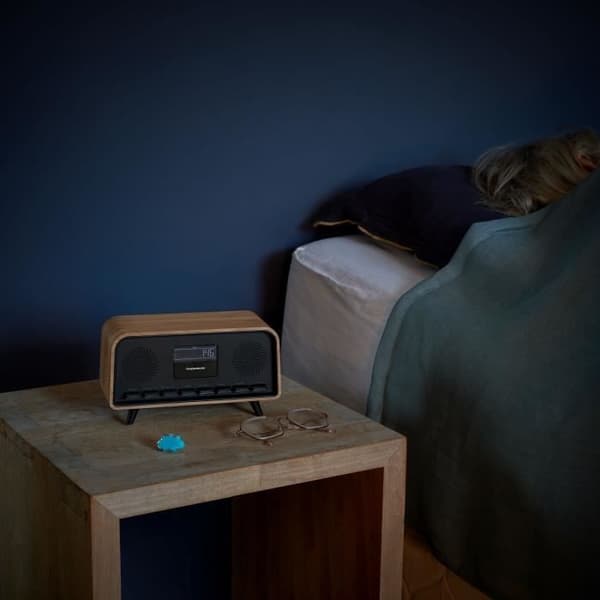 Bluetooth-herätyskelloradio - THOMSON - Vintage Cosy - 30 W, FM-radio, kaksoisherätys, LCD-näyttö, USB-C-laturi, 230 V:n virtalähde