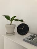 Miniatyrbild 5 av 5: NeXtime NE-5222ZW Bordsklocka Marmor Bord Dia 20cm Glas Svart