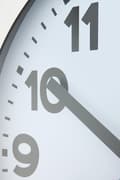 Miniatyrbillede 7 af 9: NeXtime NE-3998AR Wandklok Dia. 19 cm, Geborsteld aluminium, 'Station'