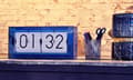 Miniatyrbild 5 av 5: NeXtime NE-5209BL Bord/väggklocka Big Flip 36x16,7x8,5cm Akrylblå