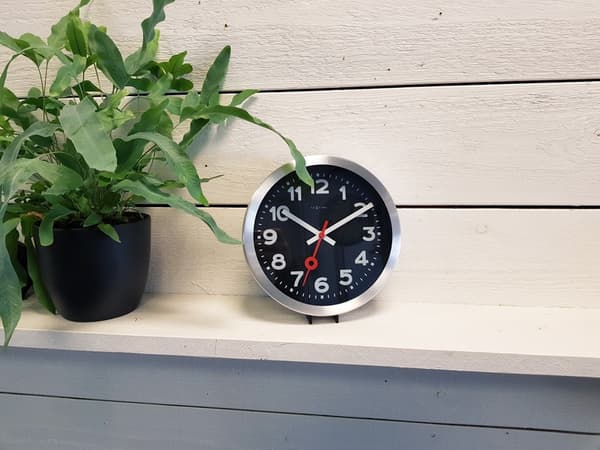 NeXtime NE-3998ARZW Väggklocka 'Station' Ø19 Cm, Borstad Aluminium Svart