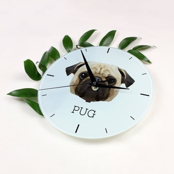 Pug, Pug, Carlin - en geometrisk väggklocka med ett foto och en inskription av varumärket Art-Dog