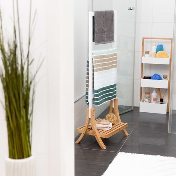 Relaxdays Handdukshängare med stativ, 3 armar, badrum, klädhängare, servitör HxlxB: 104 x 41 x 28,5 cm, vit