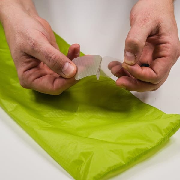 GEAR AID TENACIUOUS TAPE SILNYLON PATCHES, transparent lagningslapp silikonväv