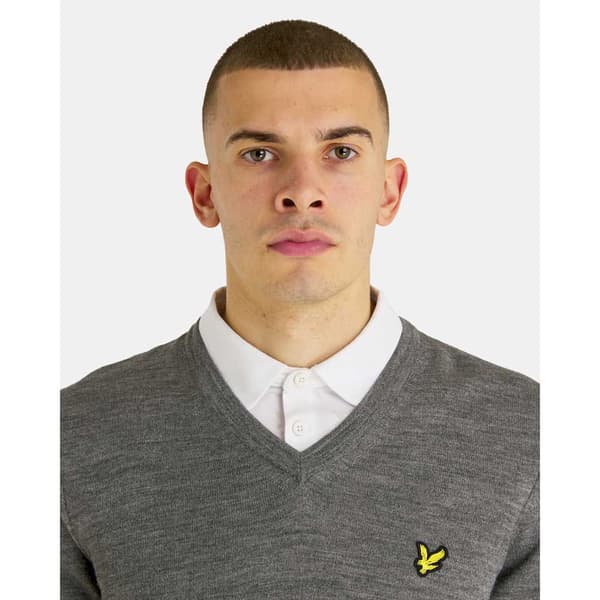 Lyle & Scott Tröja Med V-ringning Tonal Eagle Grå 2XL Kvinna