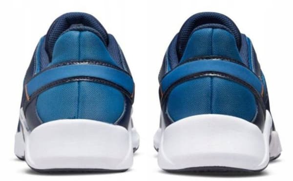 NIKE CQ9356-402 LEGEND ESSENTIAL 2 SKO