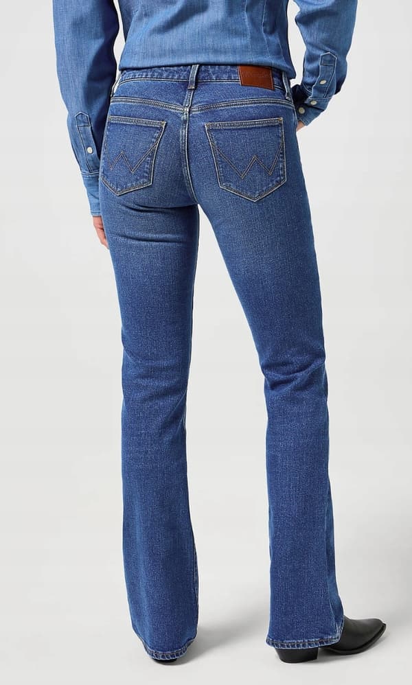 Wrangler BOOTCUT Lucy FARKUT NAISTEN LEVEÄSTI LEVEÄT FARKUT W32 L32