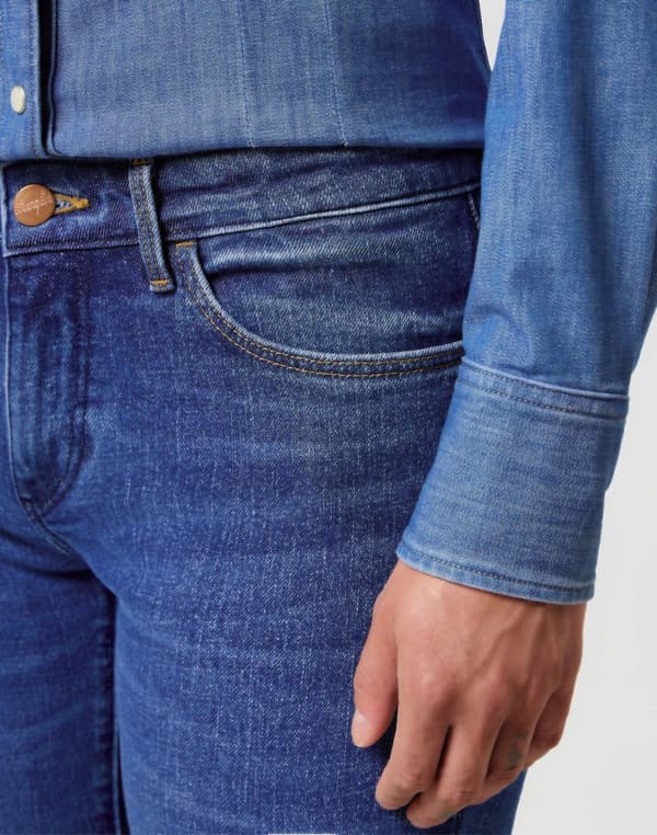 Wrangler BOOTCUT Lucy FARKUT NAISTEN LEVEÄSTI LEVEÄT FARKUT W32 L32