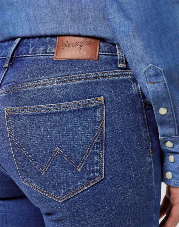 Wrangler BOOTCUT Lucy FARKUT NAISTEN LEVEÄSTI LEVEÄT FARKUT W32 L32