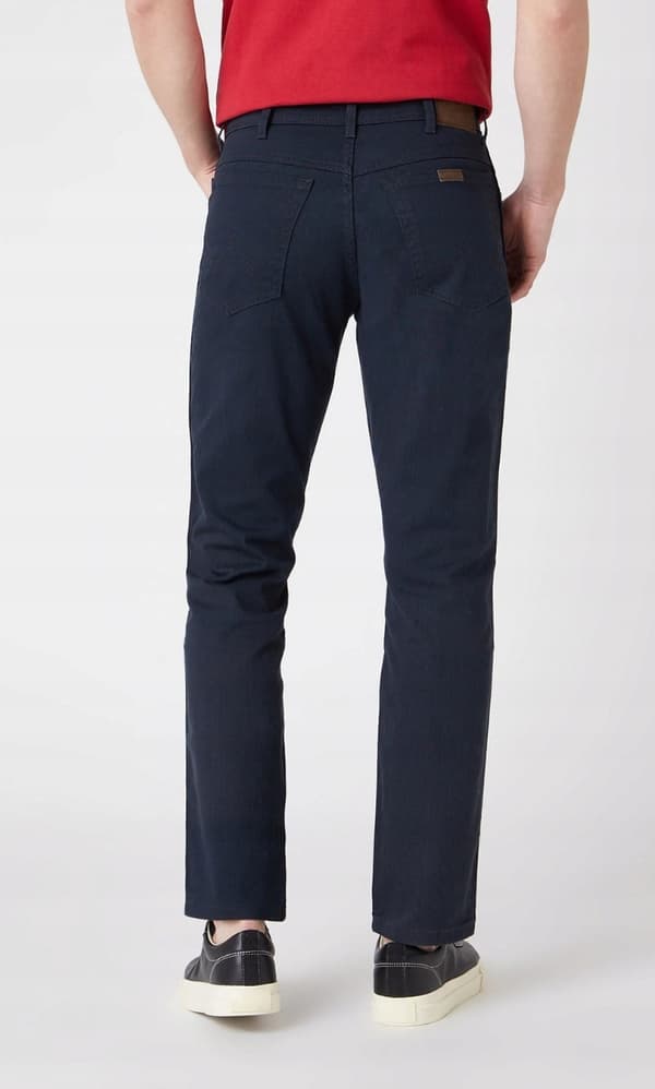 Wrangler REGULAR Marinblå SLITSTARK JEANS KLASSISK MARINBLÅ DENIM W46 L32