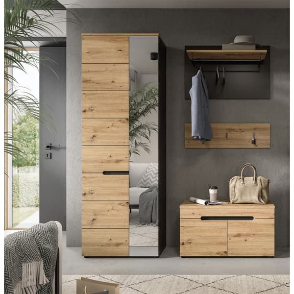 Canu garderobe oppstilling eik dekor.