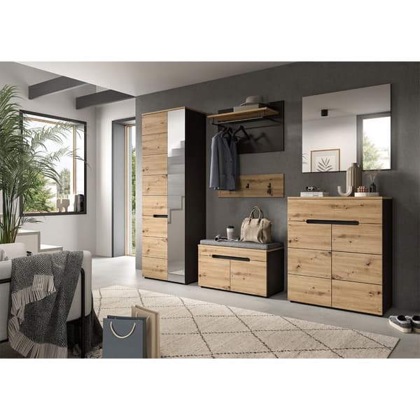 Canu garderobe oppstilling eik dekor.
