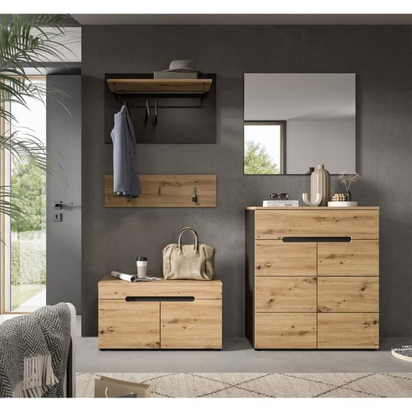 Canu garderobe oppstilling eik dekor.