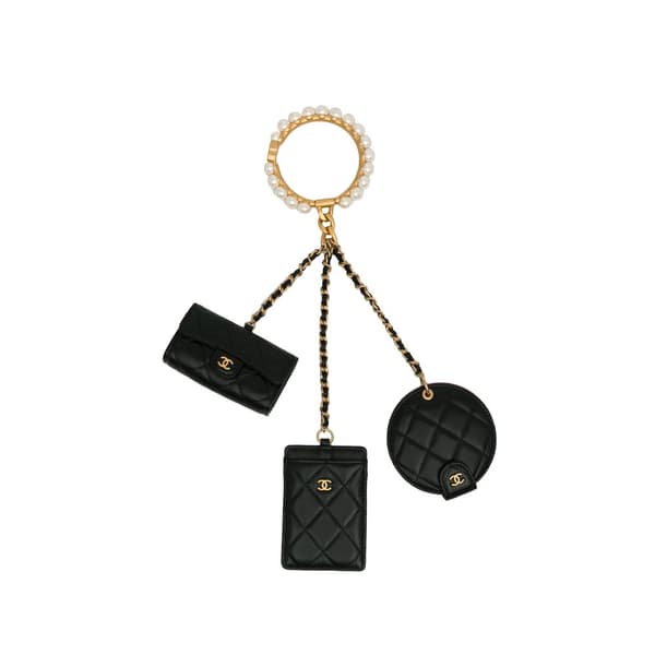 Pre-owned Chanel Lambskin Pearl Crown CC Wristlet Multi Pouches Black
