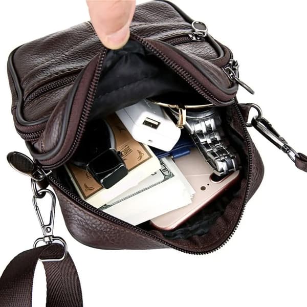 Stilren och Hållbar Crossbody Väska i Äkta Läder - Perfekt för Vardag och Resa