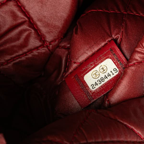 Pre-owned Chanel Medium Quilted Caviar Boy O Case Clutch Red