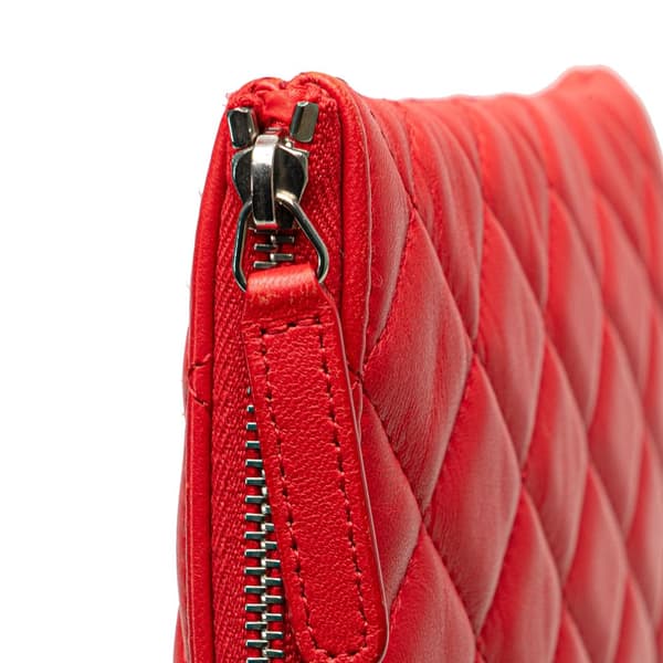 Pre-owned Chanel Large Quilted Lambskin O Case Clutch Red