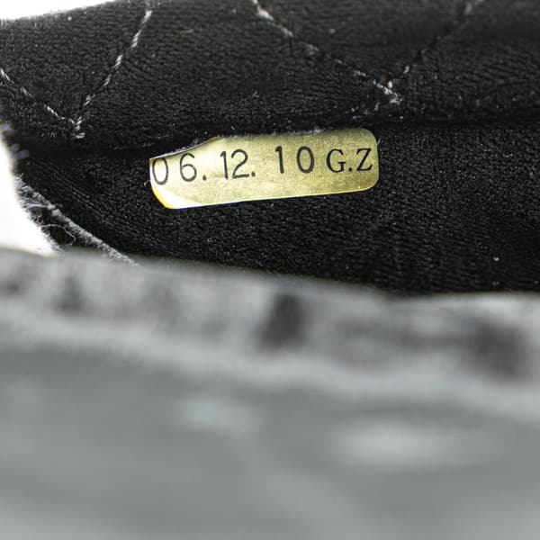 Pre-owned Chanel Quilted Velvet Camellia Wristlet Clutch Black