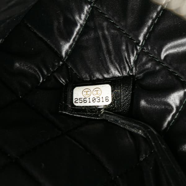Pre-owned Chanel Medium Caviar Deauville Studded O Case Clutch Black
