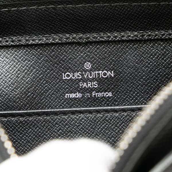 Pre-owned Louis Vuitton Taiga Baikal Black