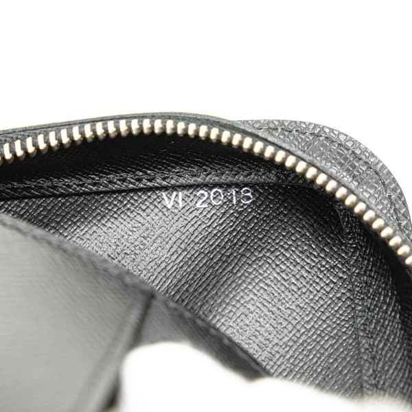 Pre-owned Louis Vuitton Taiga Baikal Black